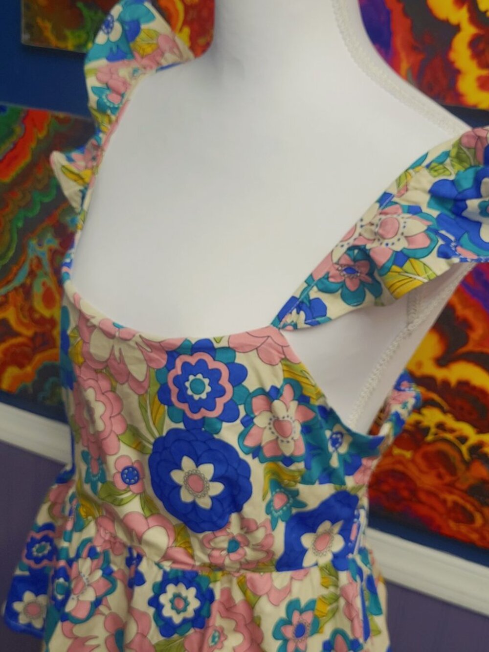 Fore ~ Sz M ~ Ruffle Spaghetti Strap Top ~ Excellent Condition - Picture 2 of 9